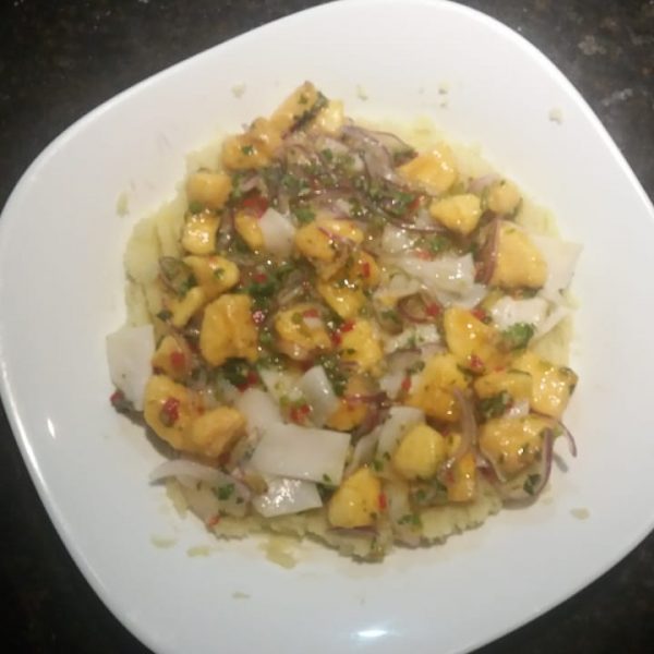 Ceviche de coco com banana da terra e batata doce.